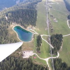 Flugwegposition um 12:45:31: Aufgenommen in der Nähe von Gemeinde Seefeld in Tirol, Seefeld in Tirol, Österreich in 1742 Meter